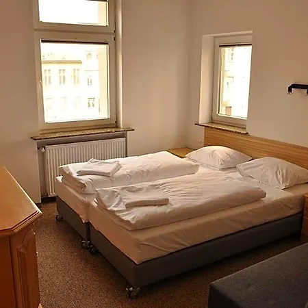 Operahostel Хостел *